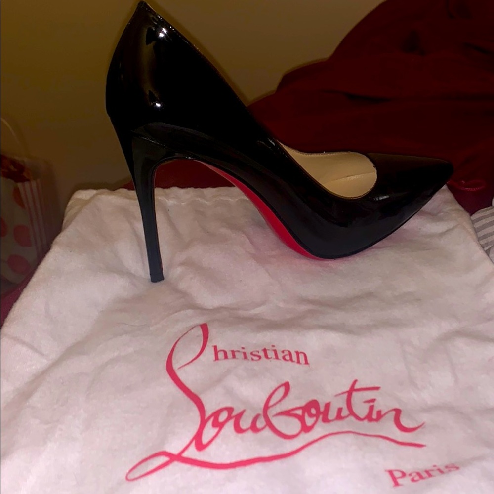 “So Kate” Christian Louboutin Paris Pump Size 39.